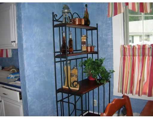 46 Lincoln Road Medford, MA 02155 - Photo 8 of 12 Gallery Image 8