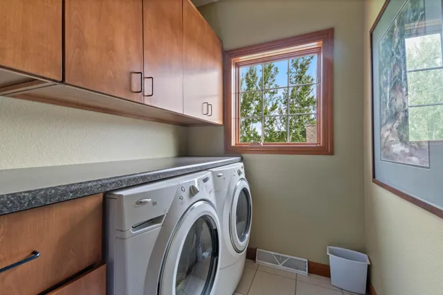 $1,175,000 | 1950 Middle Lane, Duluth, MN 55811