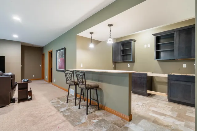 $1,175,000 | 1950 Middle Lane, Duluth, MN 55811