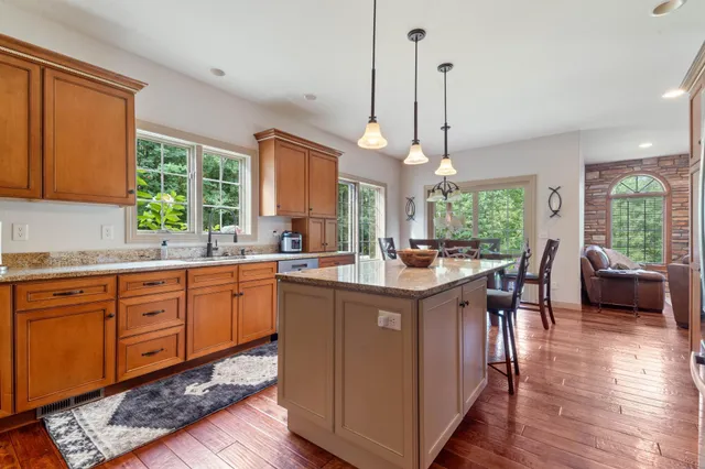 $1,175,000 | 1950 Middle Lane, Duluth, MN 55811