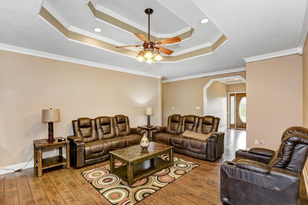 24 Henry Bayless Road Ardmore, TN 38449 - Photo 23 of 28 a living room with furniture