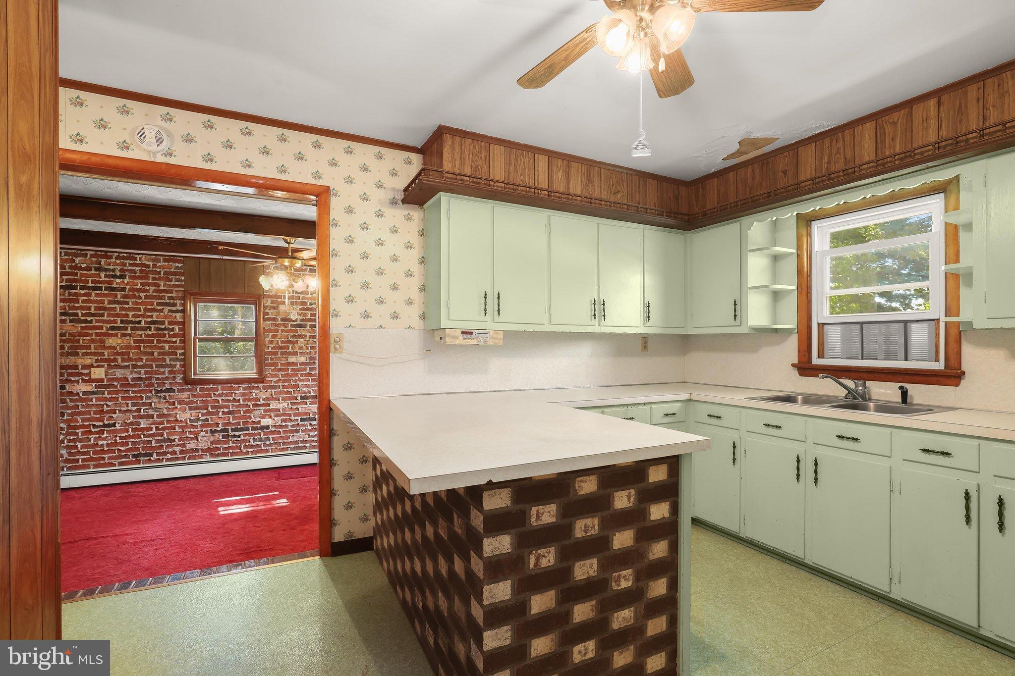 2119 Mayberry Road Westminster, MD 21158 - Photo 7 of 34 Kitchen & Dining Room