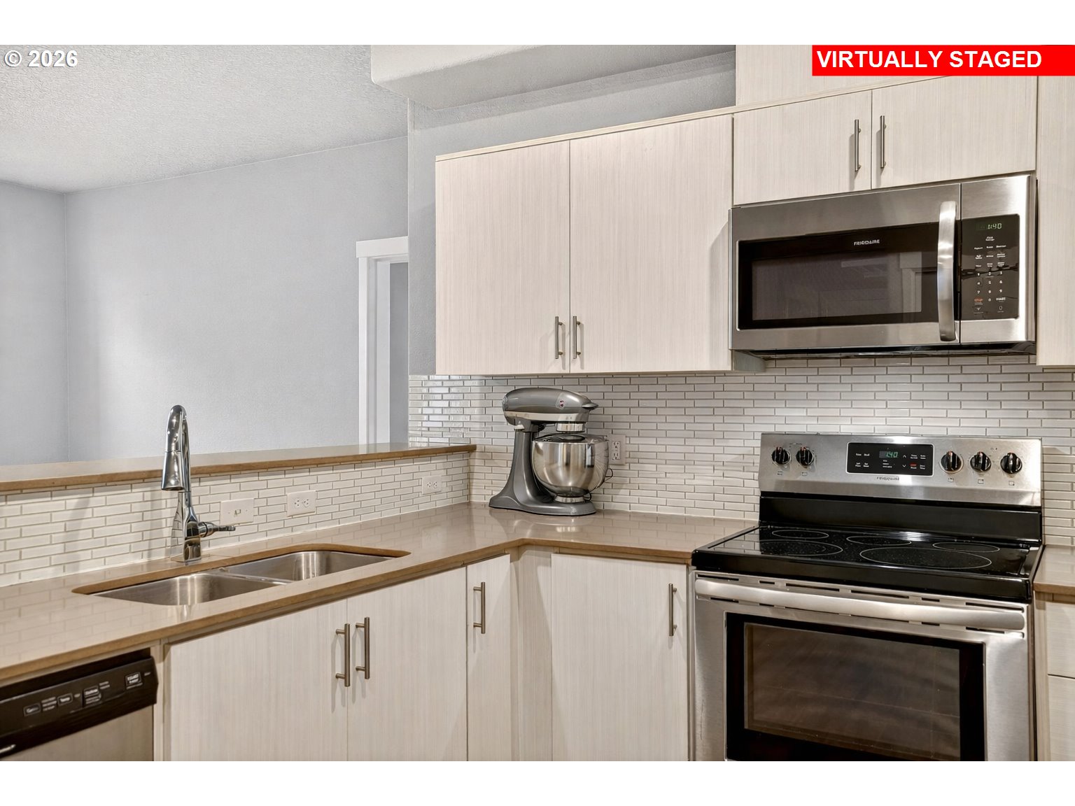 17193 Southwest Appledale Road, Unit 104 Beaverton, OR 97007 - Photo 4 of 36