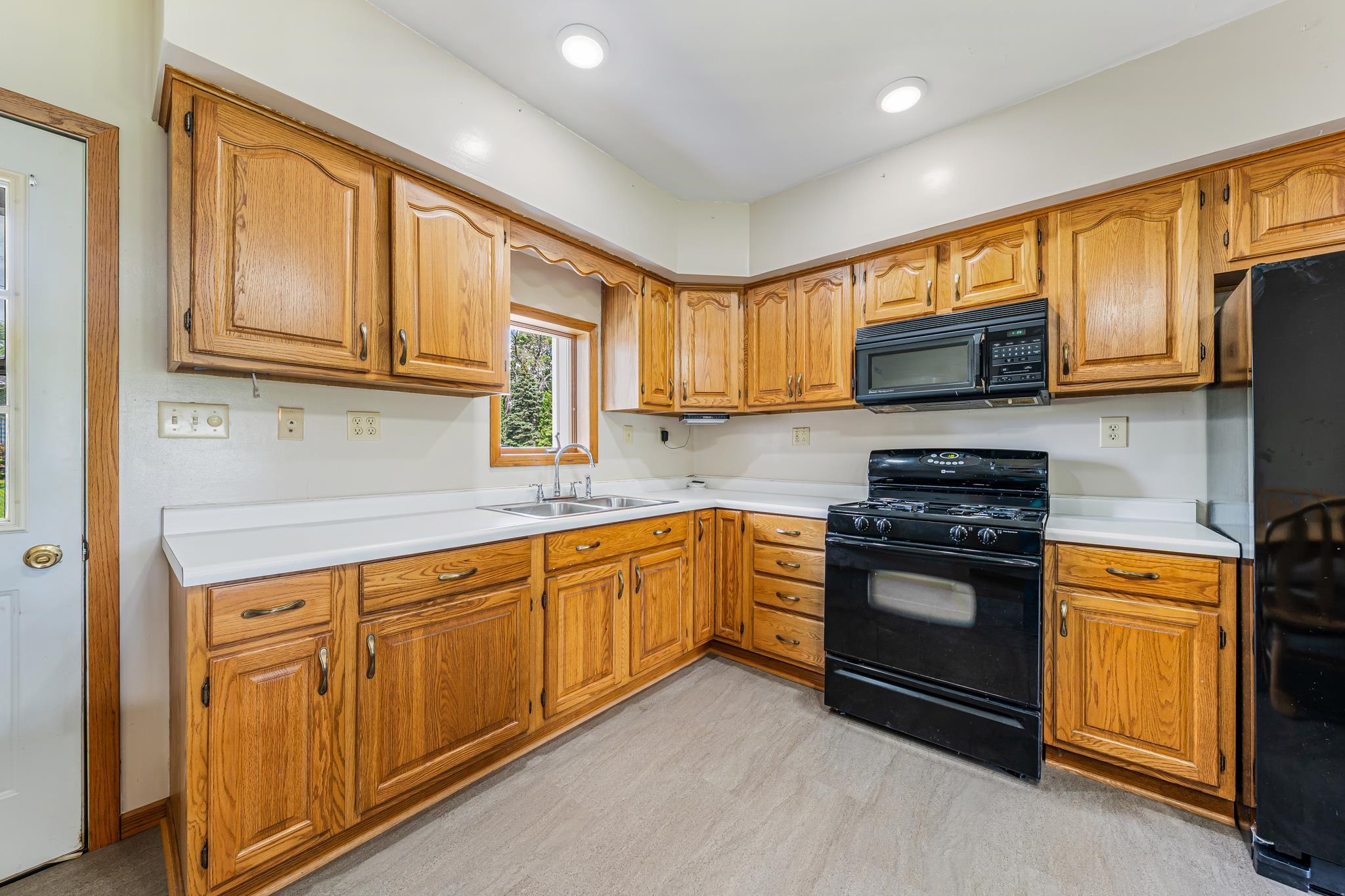 7683 County Rd II Fremont, WI 54940 - Photo 9 of 50