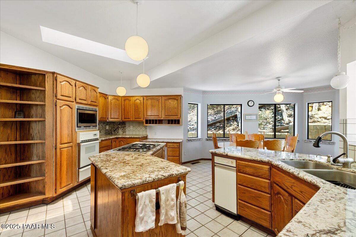 110 High Chaparral Loop Prescott, AZ 86303 - Photo 11 of 37 12-Kitchen