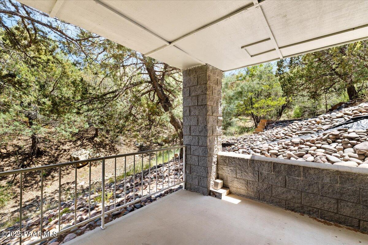 110 High Chaparral Loop Prescott, AZ 86303 - Photo 24 of 37 25-Patio
