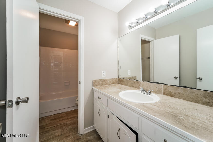 646 Spryfield Road Jackson, MS 39212 - Photo 12 of 15 011-photo-bathroom-13077813