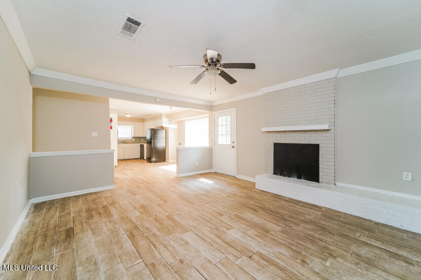 646 Spryfield Road Jackson, MS 39212 - Photo 3 of 15 002-photo-living-room-13077799