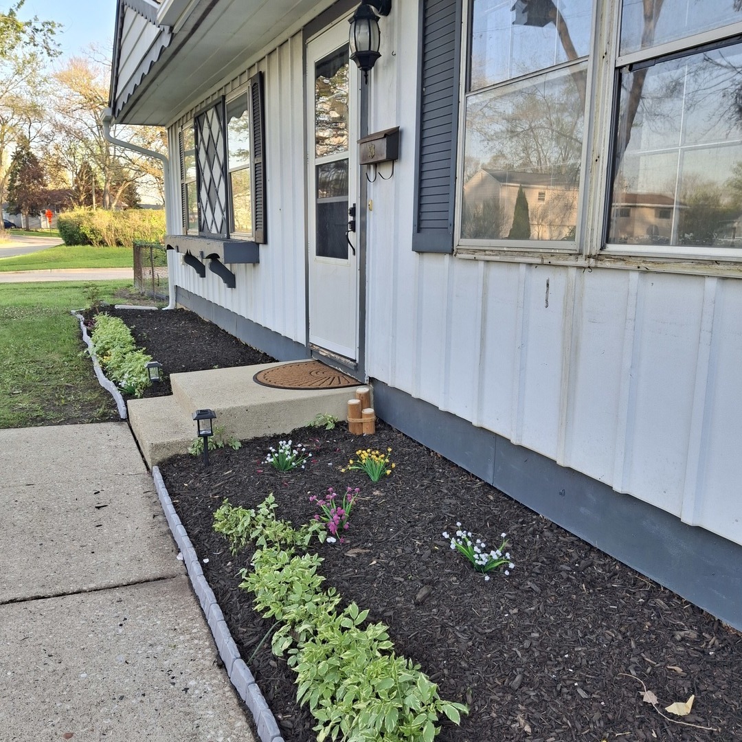 644 Briar Road Wauconda, IL 60084 - Photo 1 of 24