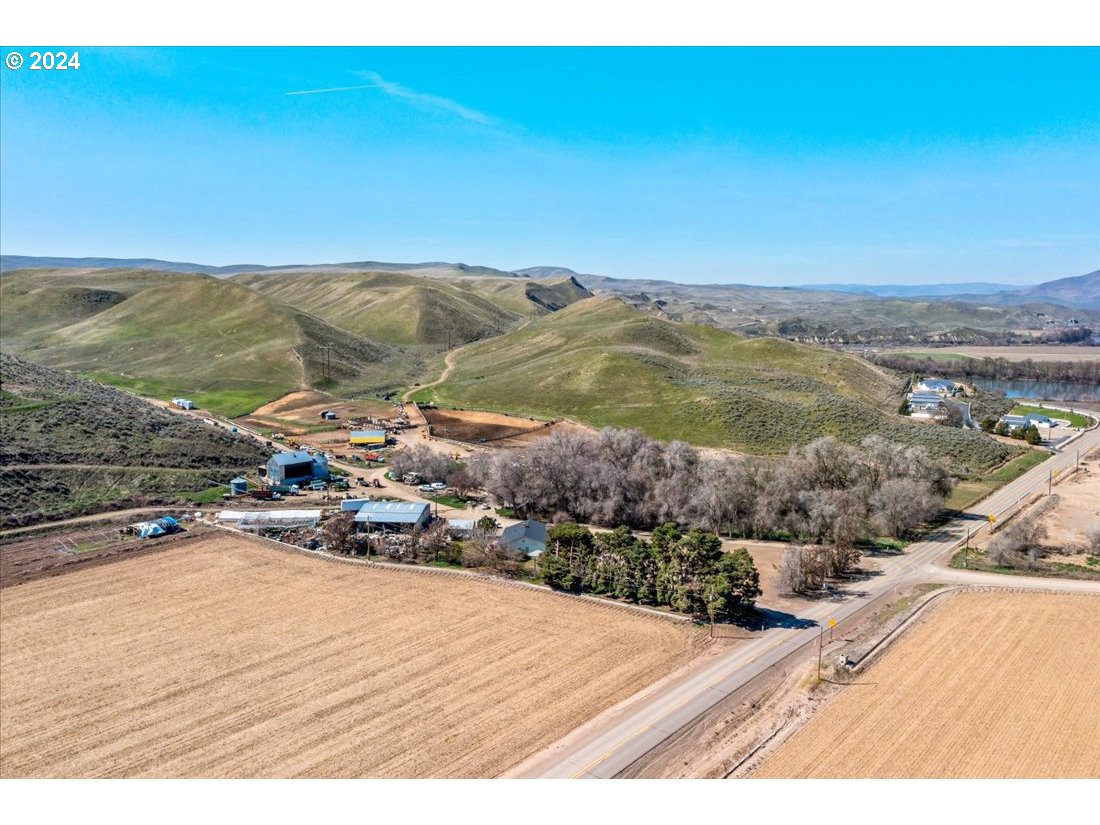 5645 Highway 201 Ontario, OR 97914 - Photo 16 of 32 a view of a outdoor space with lake view