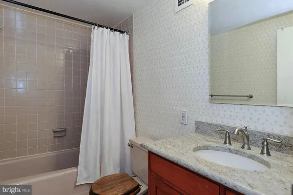 $4,300 | 1200 North Nash Street, Unit 515, Arlington, VA 22209