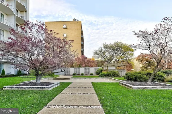 $4,300 | 1200 North Nash Street, Unit 515, Arlington, VA 22209