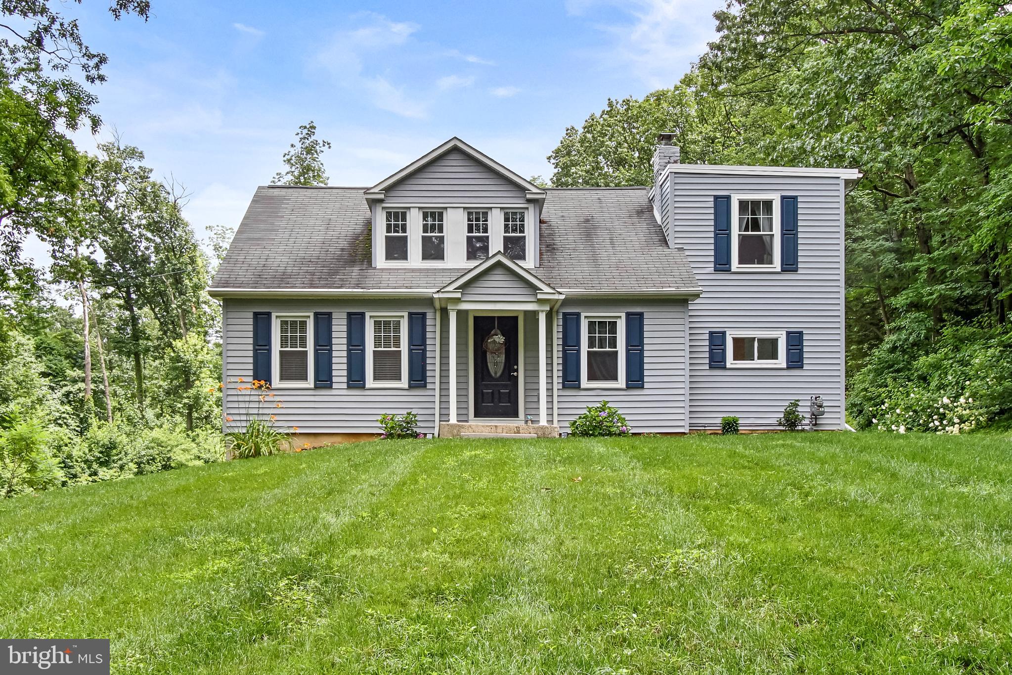 378 Chestnut Hill Road York, PA 17402 - Photo 1 of 28 Gallery Image 1
