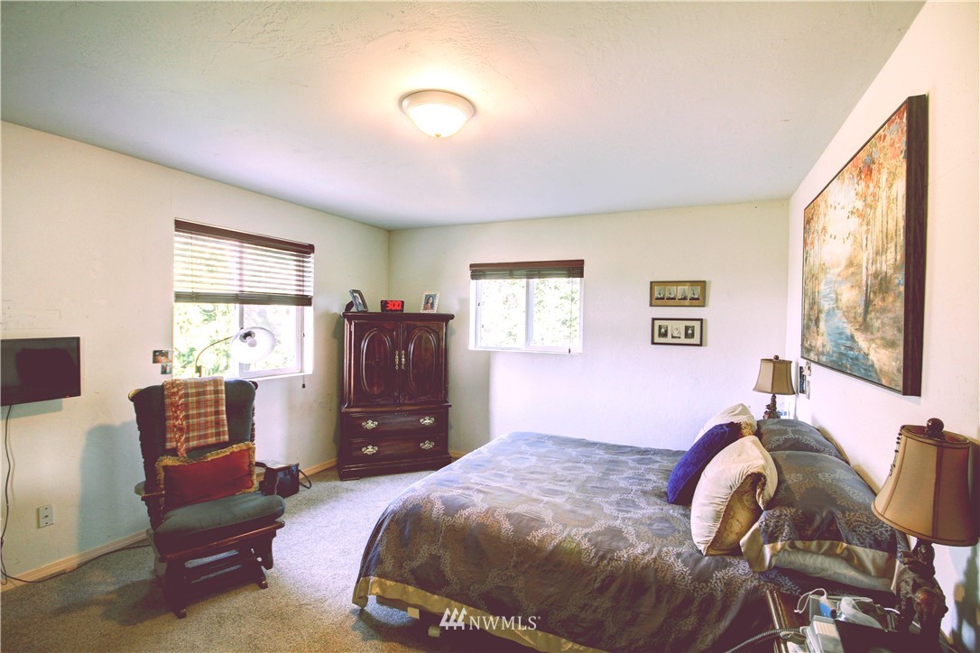 2554 East Smith Road Bellingham, WA 98226 - Photo 22 of 39 Gallery Image 22