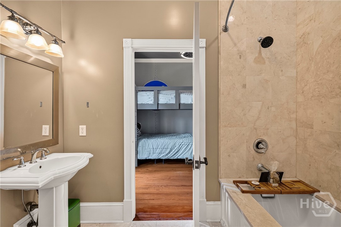 529 East 44th Street Savannah, GA 31405 - Photo 36 of 46