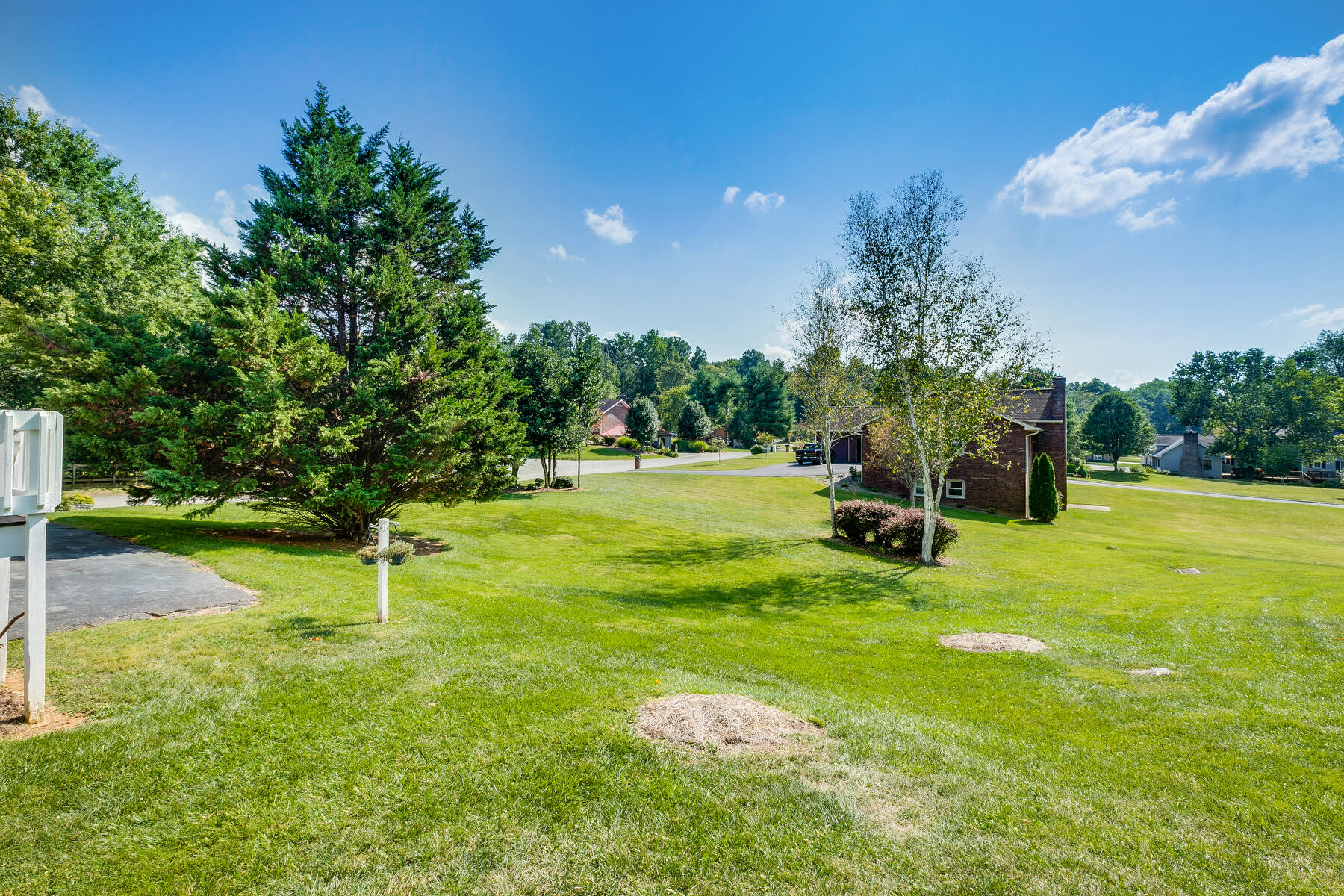 1106 Lone Oak Road Johnson City, TN 37604 - Photo 8 of 56 048