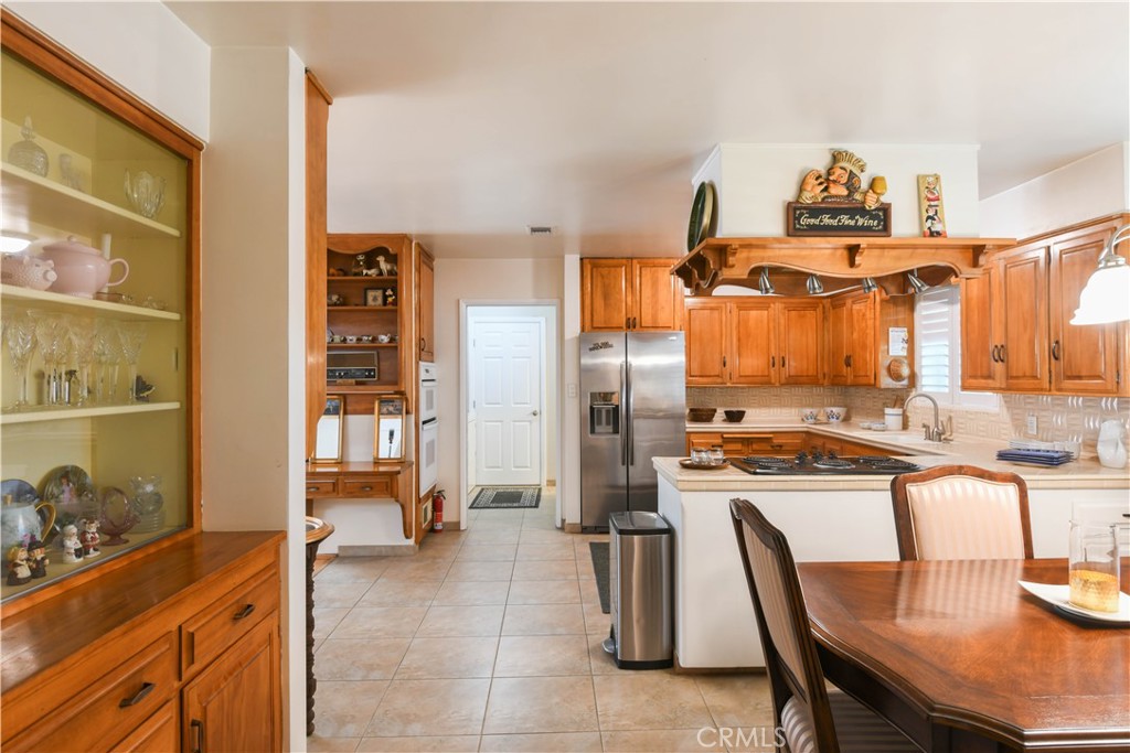 5382 Brighton Drive Riverside, CA 92504 - Photo 16 of 31 View from breakfast nook into kitchen