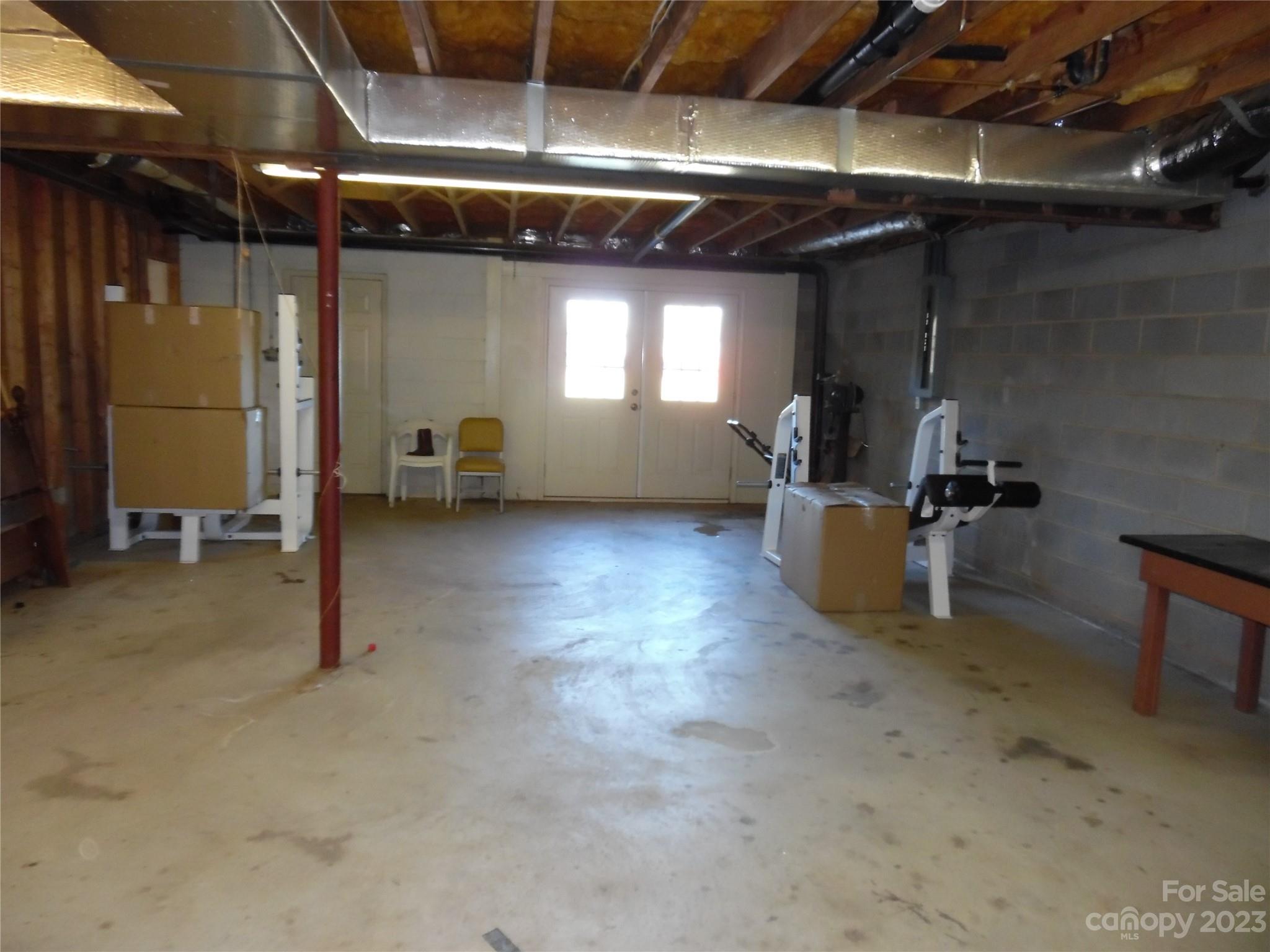 7728 Monbo Road Catawba, NC 28609 - Photo 37 of 39 a view of a room with gym equipment