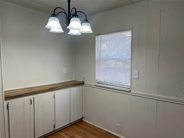 a view of a livingroom with window