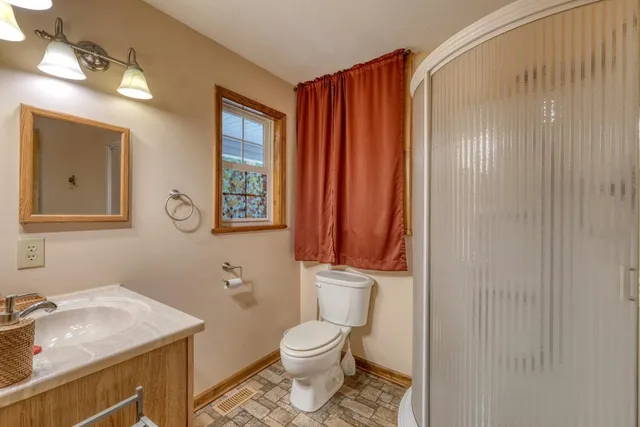 $1,900 | 586 Sun Valley Drive, Mineral Bluff, GA 30559