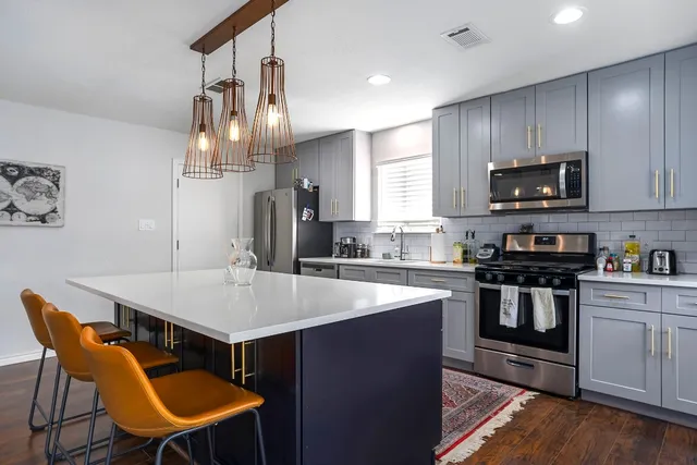 $3,250 | 2507 Broken Oak Drive, Austin, TX 78745