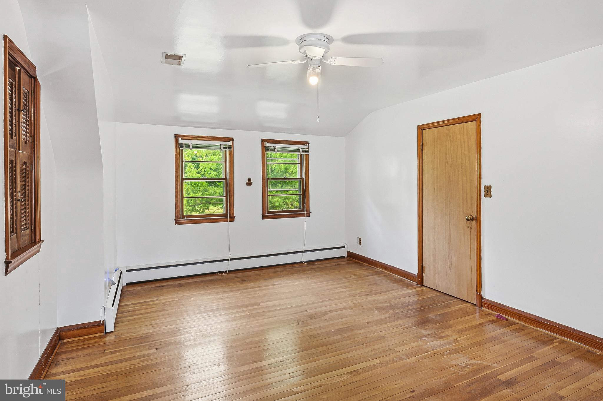 211 Hillendale Avenue Baltimore, MD 21227 - Photo 21 of 38 Primary Bedroom (alt view)