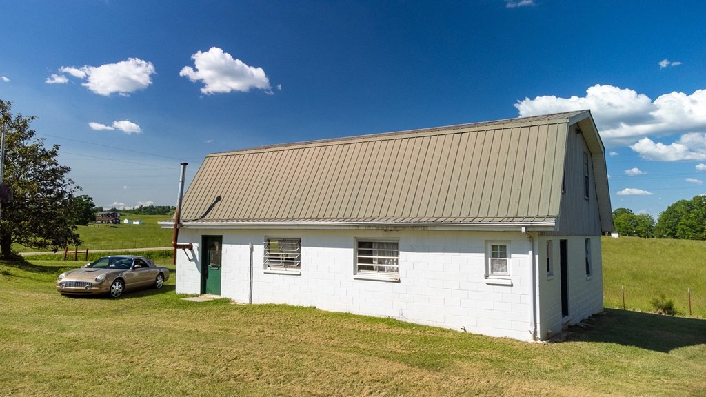 1724 Valley Home Road Dandridge, TN 37725 - Photo 8 of 30 Gallery Image 8
