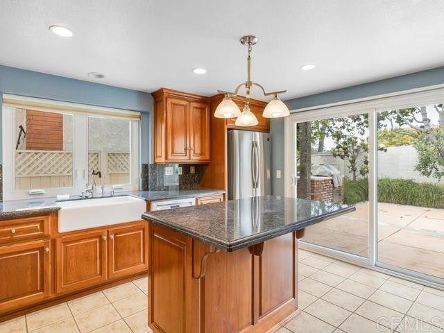 930 Alyssum Road Carlsbad, CA 92011 - Photo 3 of 14