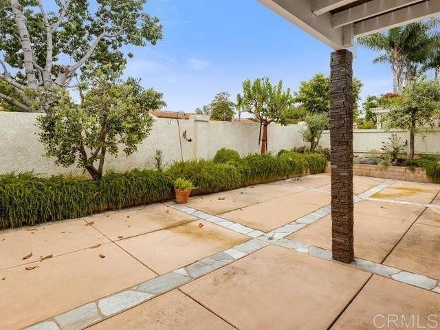 930 Alyssum Road Carlsbad, CA 92011 - Photo 5 of 14