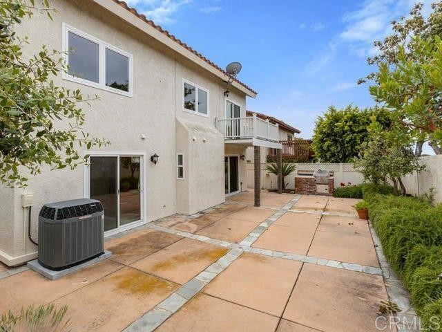 930 Alyssum Road Carlsbad, CA 92011 - Photo 6 of 14