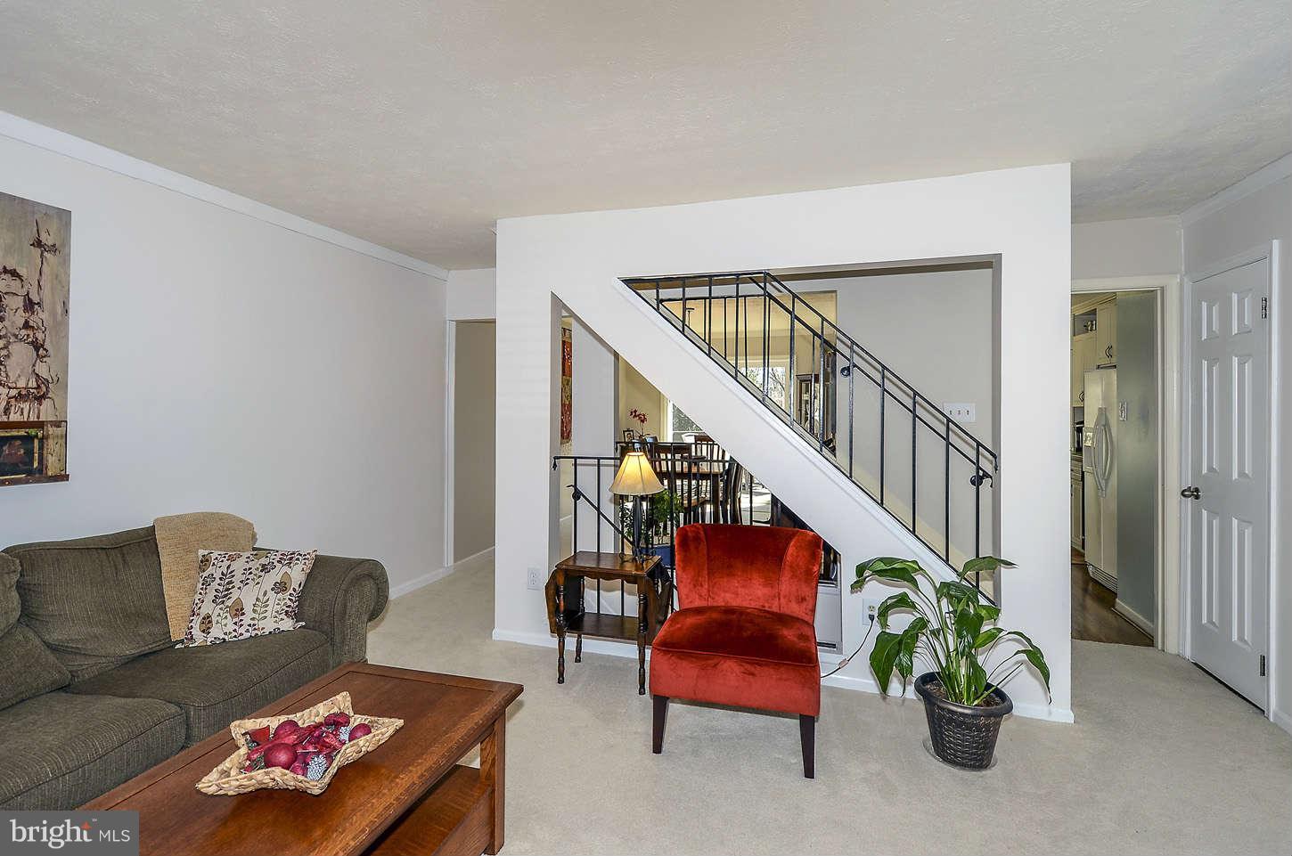 9127 Galbreth Court Springfield, VA 22153 - Photo 3 of 30 Living Room