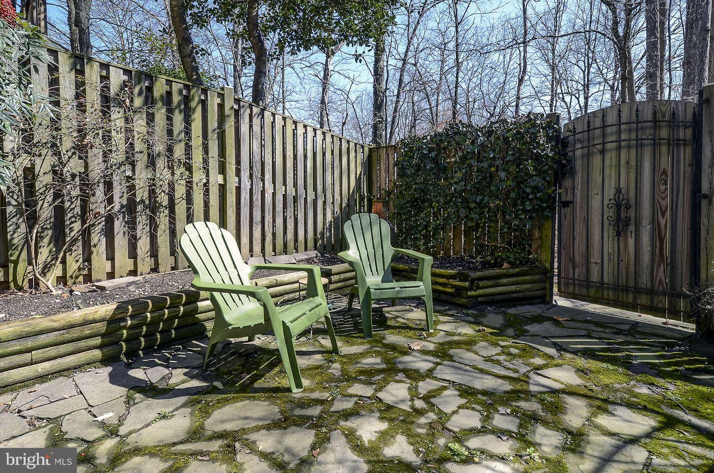 9127 Galbreth Court Springfield, VA 22153 - Photo 29 of 30 Exterior (Rear)