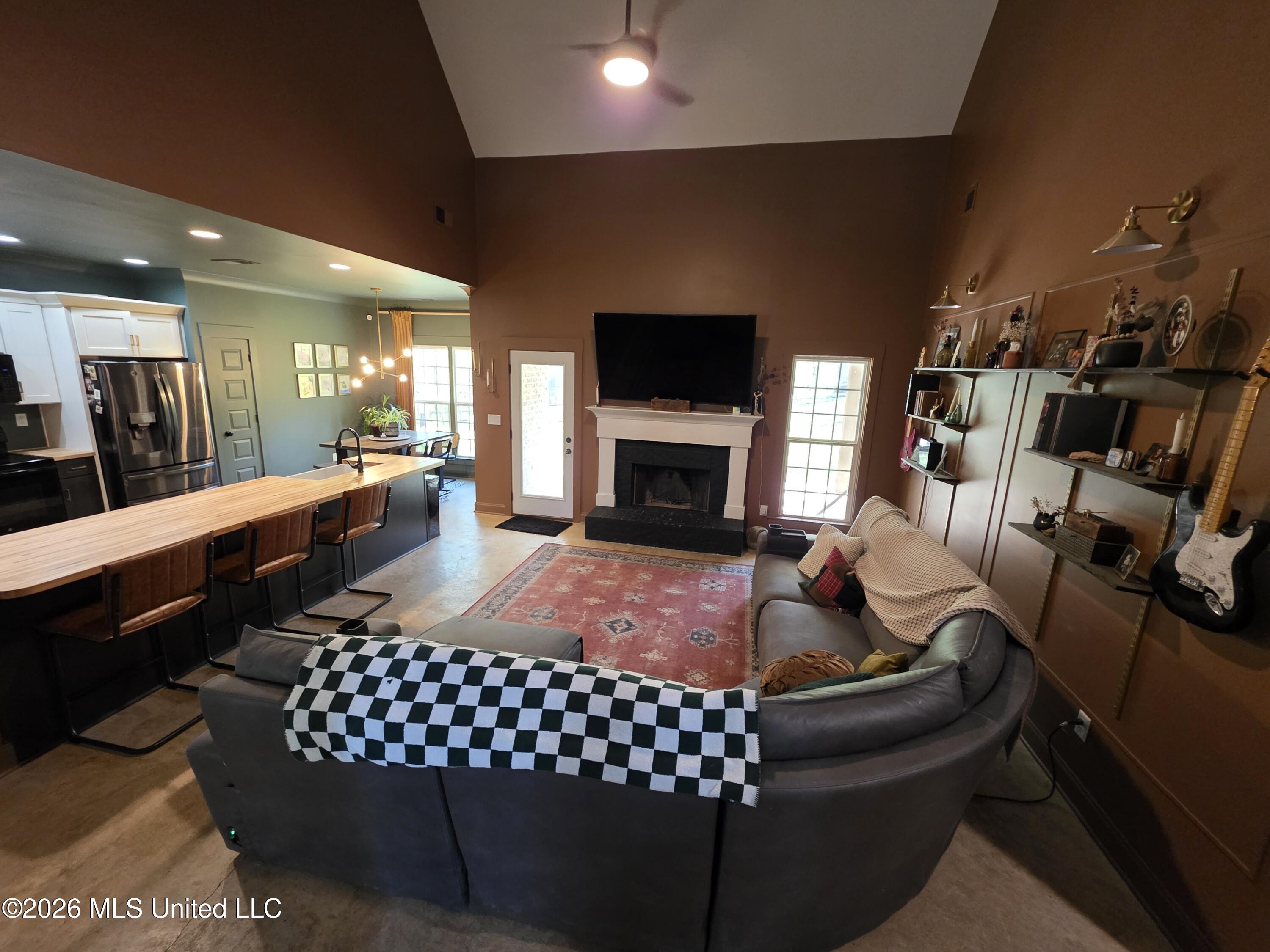 14929 Strickland Road Byhalia, MS 38611 - Photo 3 of 31 20260329_162719