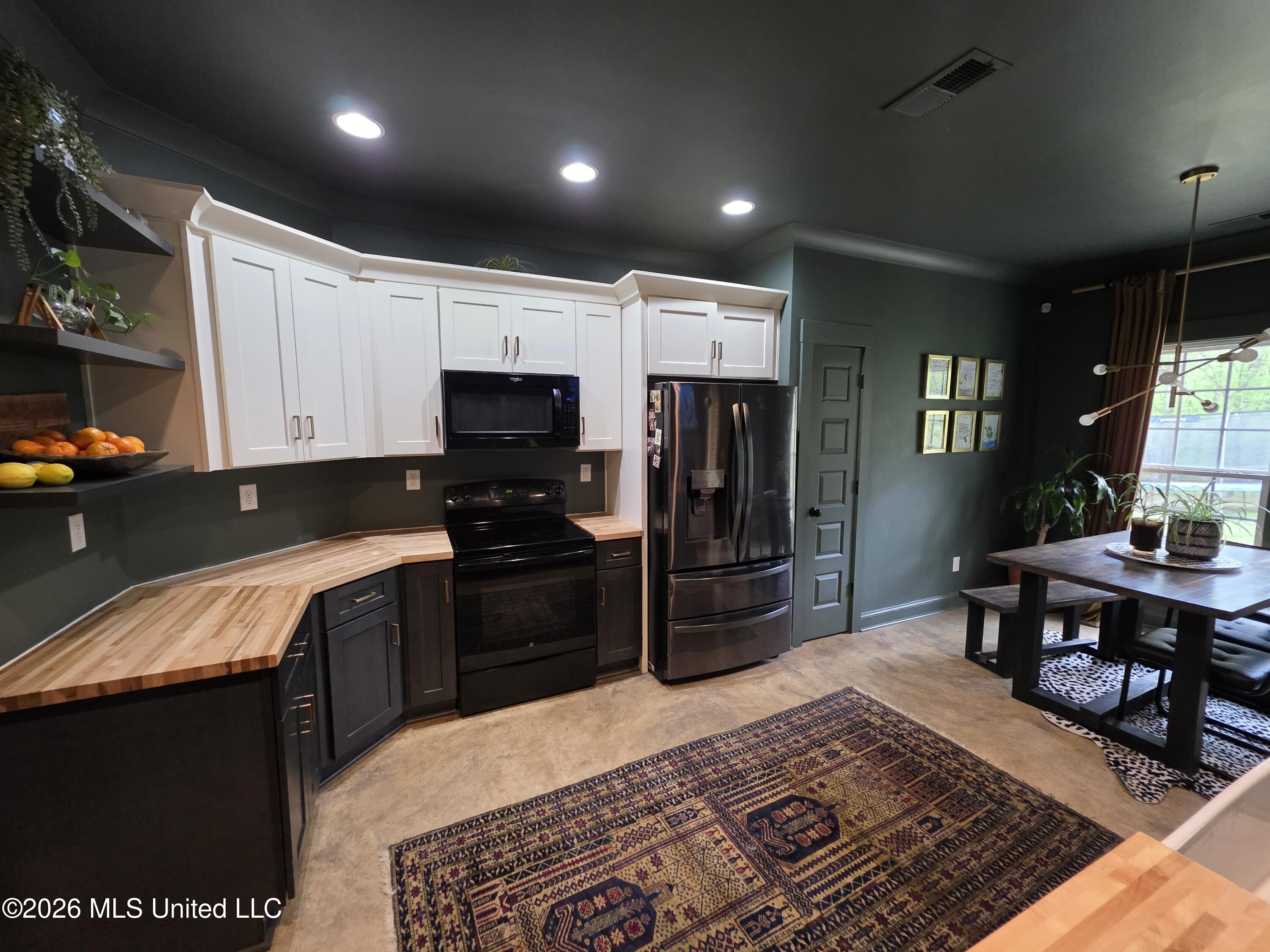 14929 Strickland Road Byhalia, MS 38611 - Photo 5 of 31 20260331_145137