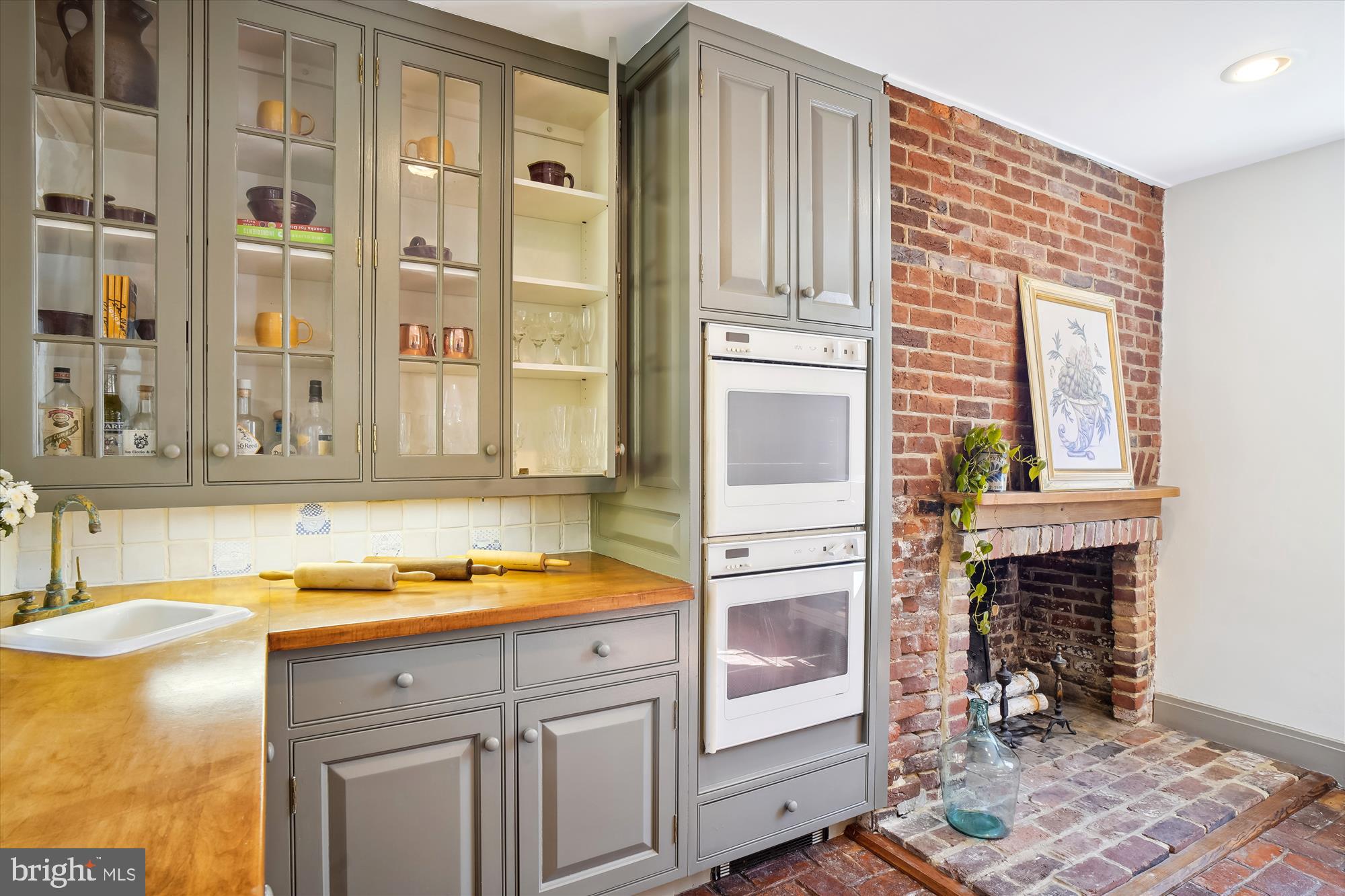 7000 Brink Road Laytonsville, MD 20882 - Photo 18 of 58 Yet another fireplace...