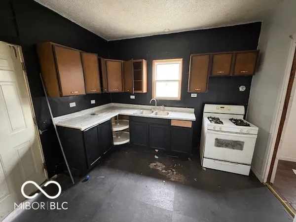 $59,900 | 2423 Madison Avenue, Anderson, IN 46016