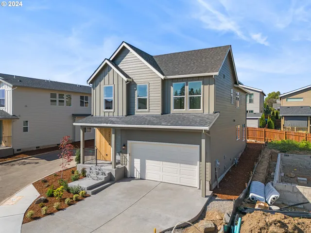 $637,500 | 16911 Southeast Siri Loop, Damascus, OR 97089