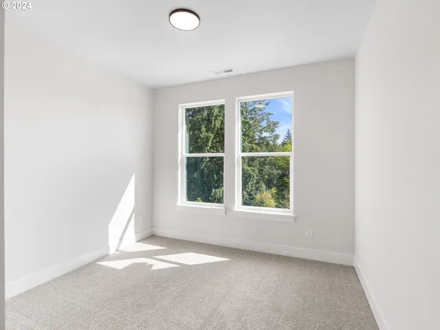 $637,500 | 16911 Southeast Siri Loop, Damascus, OR 97089