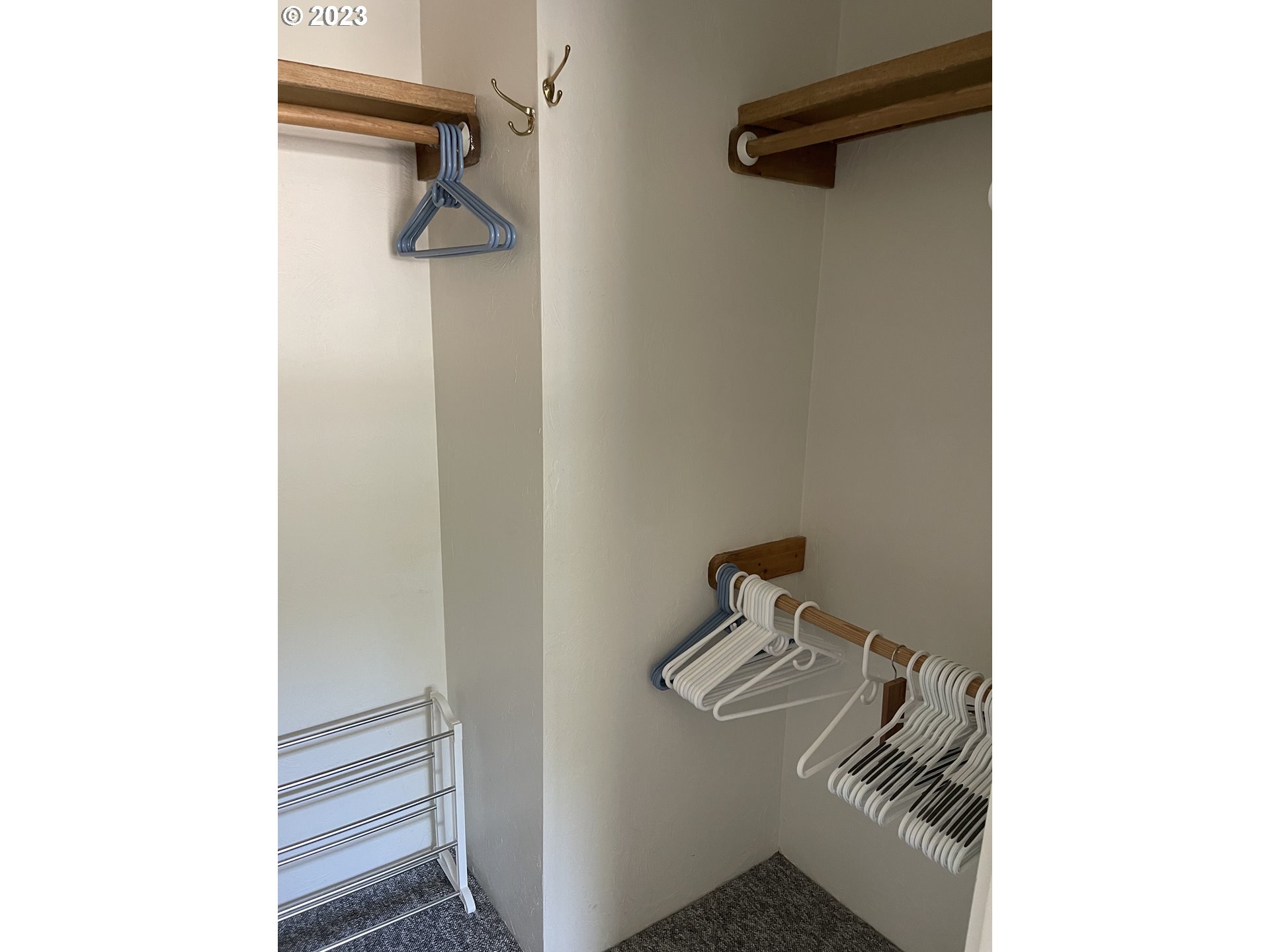 100 River Bend Road, Unit 121 Reedsport, OR 97467 - Photo 17 of 22 a bathroom with a shower