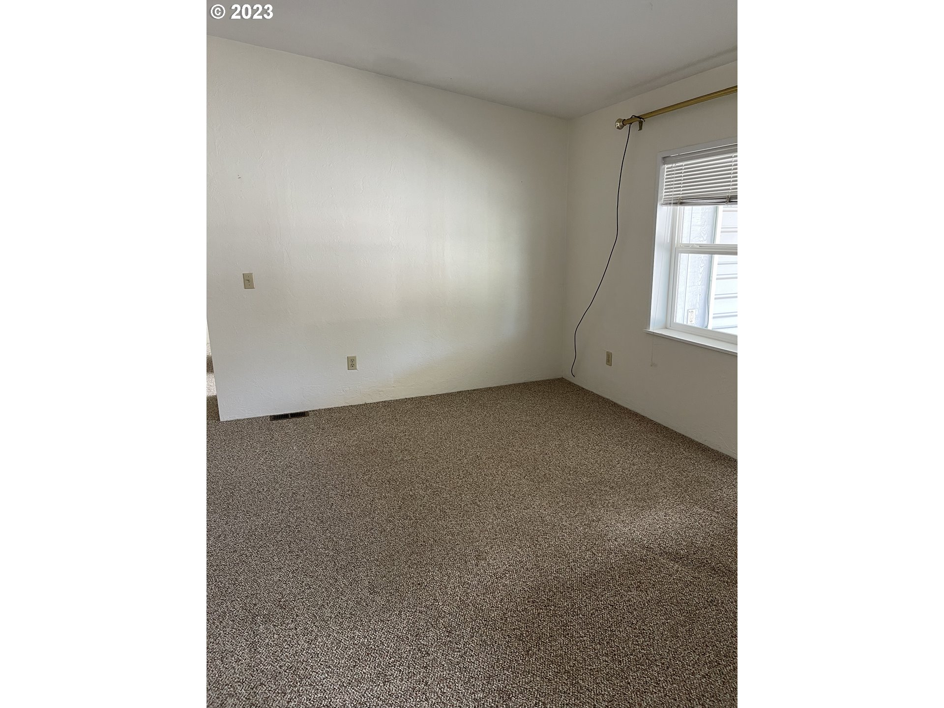 100 River Bend Road, Unit 121 Reedsport, OR 97467 - Photo 5 of 22 a view of room and window