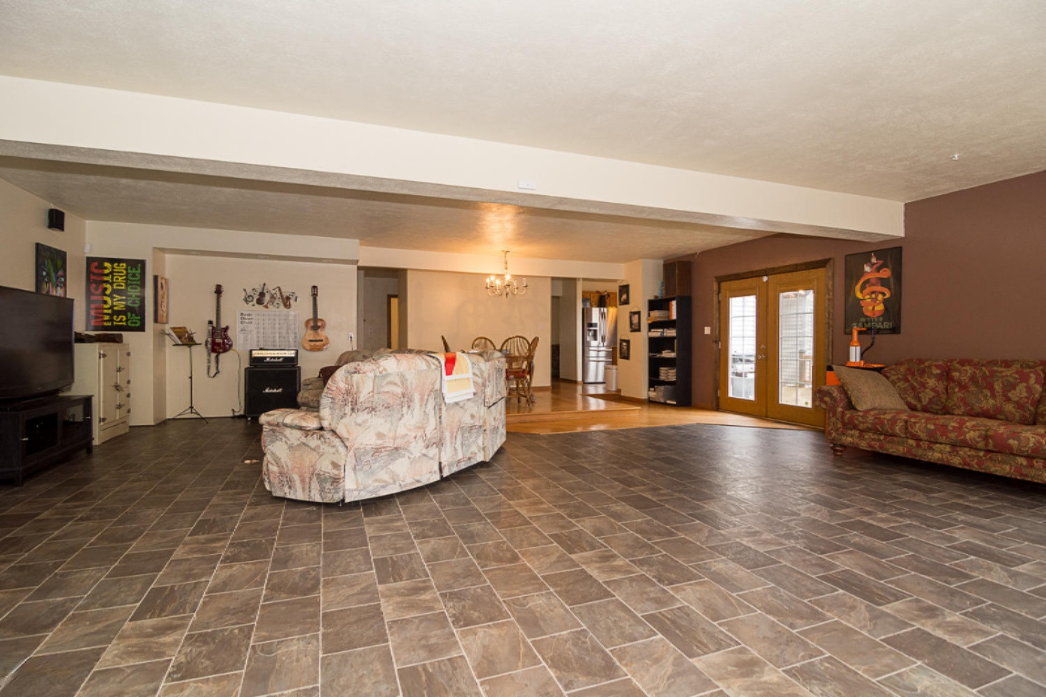 1828 River Bluff Road Niles, MI 49120 - Photo 17 of 37 Huge Livingroom