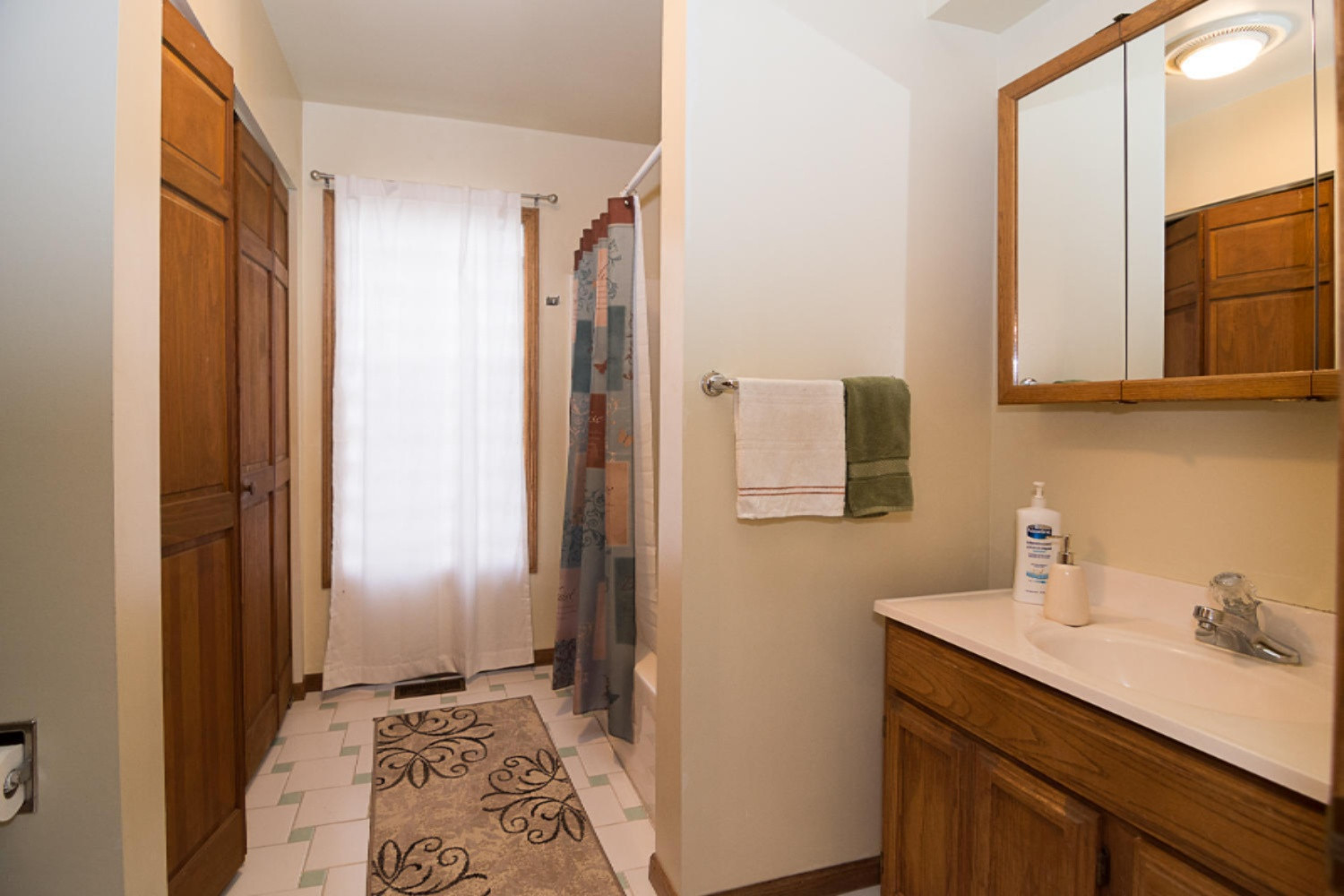 1828 River Bluff Road Niles, MI 49120 - Photo 19 of 37 Bathroom