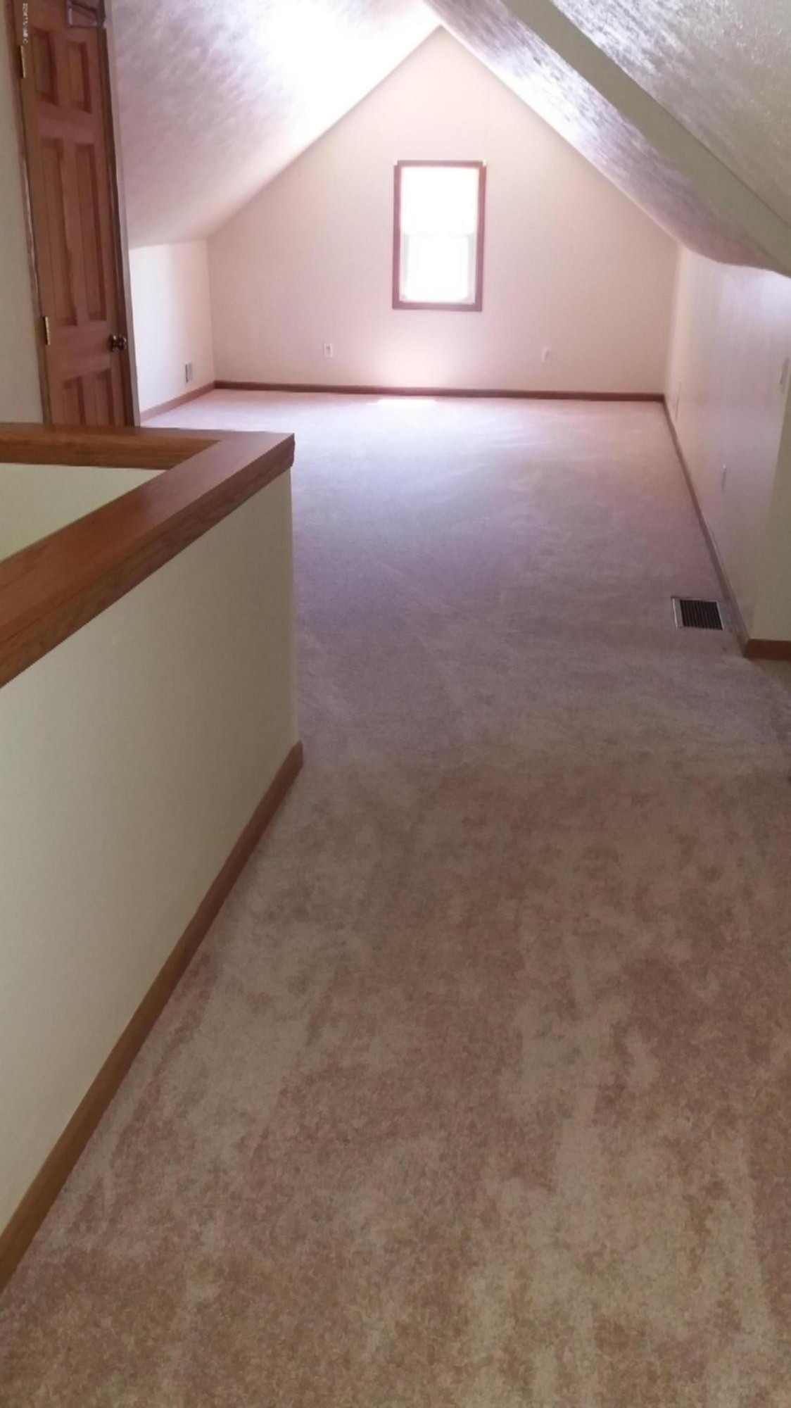 1828 River Bluff Road Niles, MI 49120 - Photo 26 of 37 Upstairs