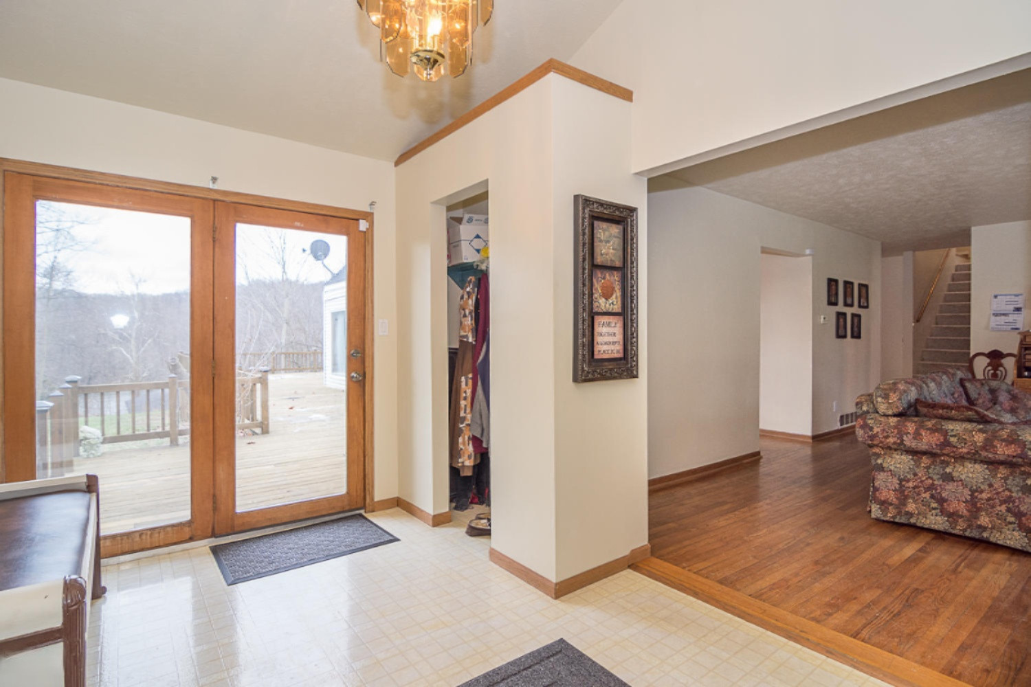 1828 River Bluff Road Niles, MI 49120 - Photo 9 of 37 Foyer
