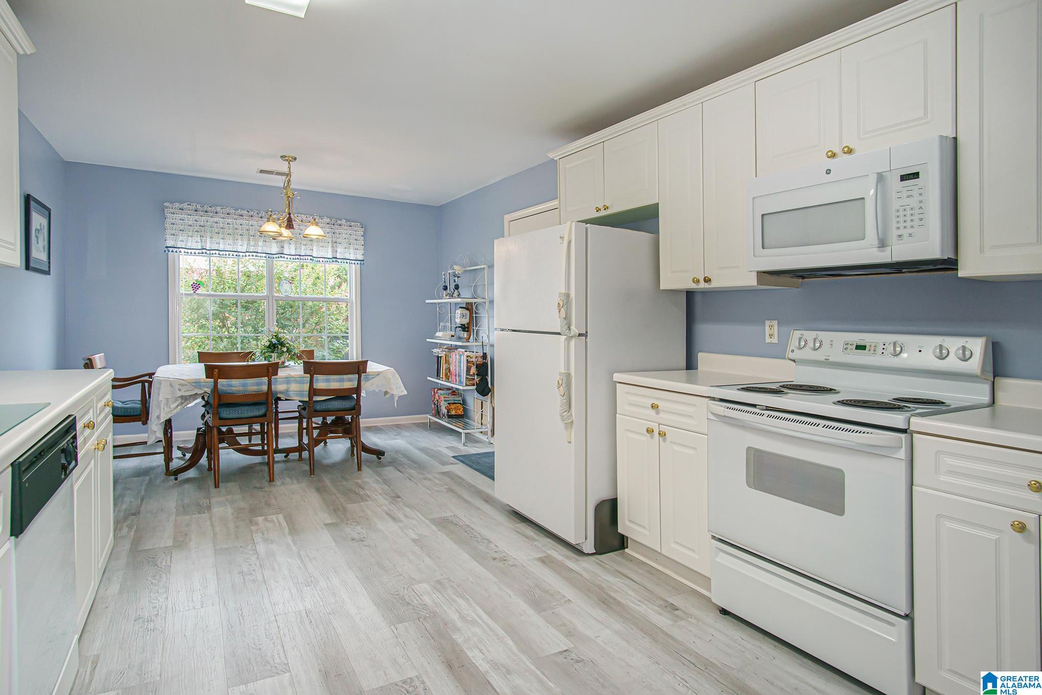 121 Hickory Point Drive Helena, AL 35080 - Photo 6 of 28