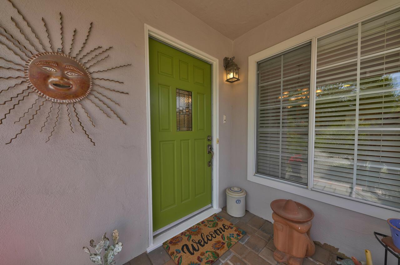 26382 Riverside Place Carmel, CA 93923 - Photo 3 of 29 a view of entryway with shower