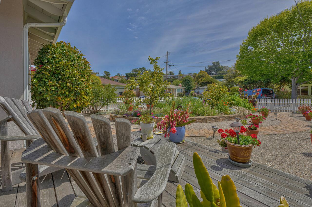 26382 Riverside Place Carmel, CA 93923 - Photo 8 of 29 a view of a chairs and table in the patio
