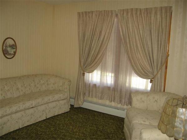 18 Villa Road Shrewsbury, MA 01545 - Photo 11 of 17 Gallery Image 11