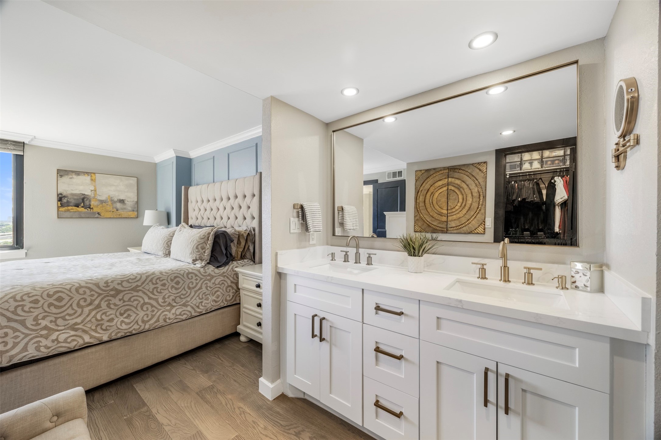 3525 Sage Road, Unit 1403 Houston, TX 77056 - Photo 25 of 47 a bedroom with a large bed and a sink