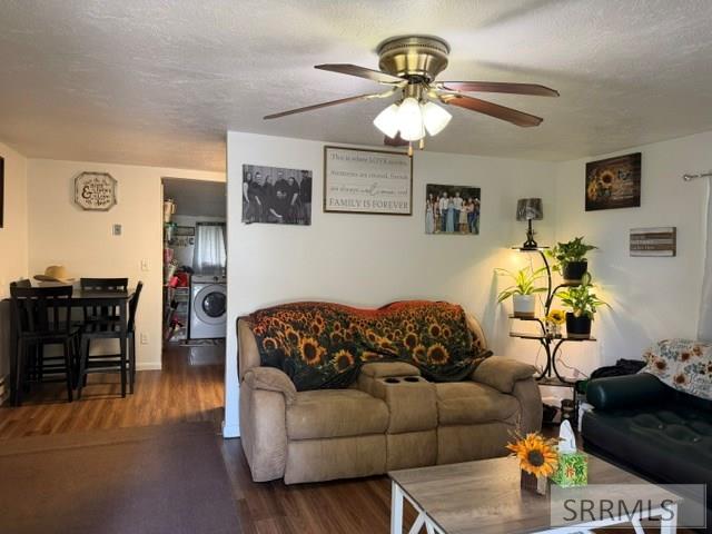 643 West 100 Road South Blackfoot, ID 83221 - Photo 32 of 39 Rental living room